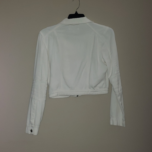 VINTAGE WHITE JEAN JACKET - Picture 3 of 8